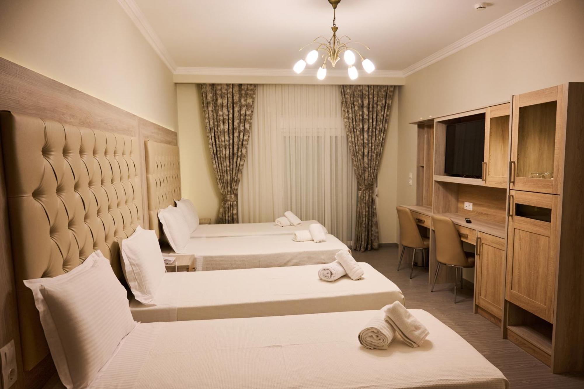 Famissi Suites 2 Kalambaka Bagian luar foto