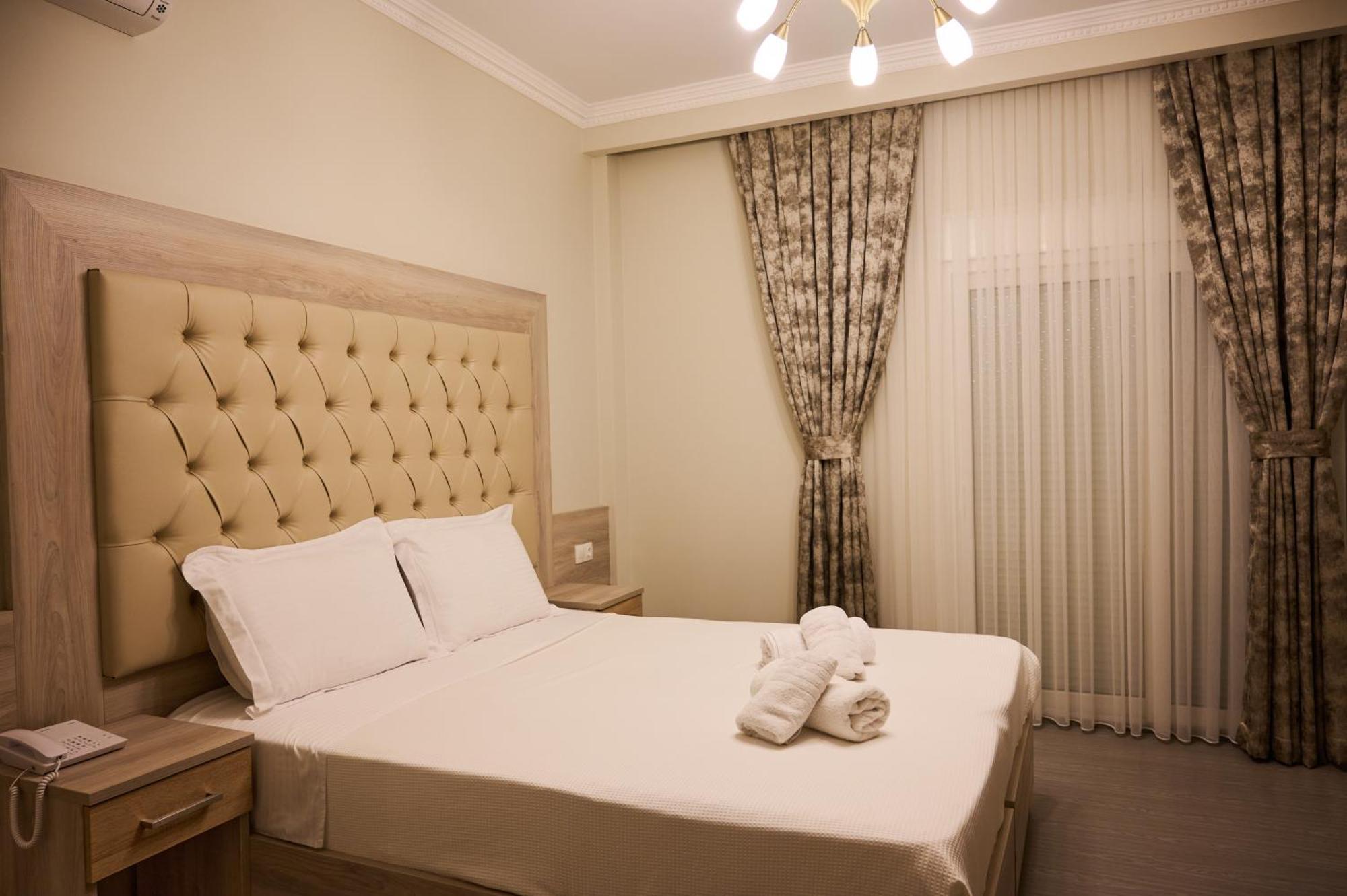 Famissi Suites 2 Kalambaka Bagian luar foto