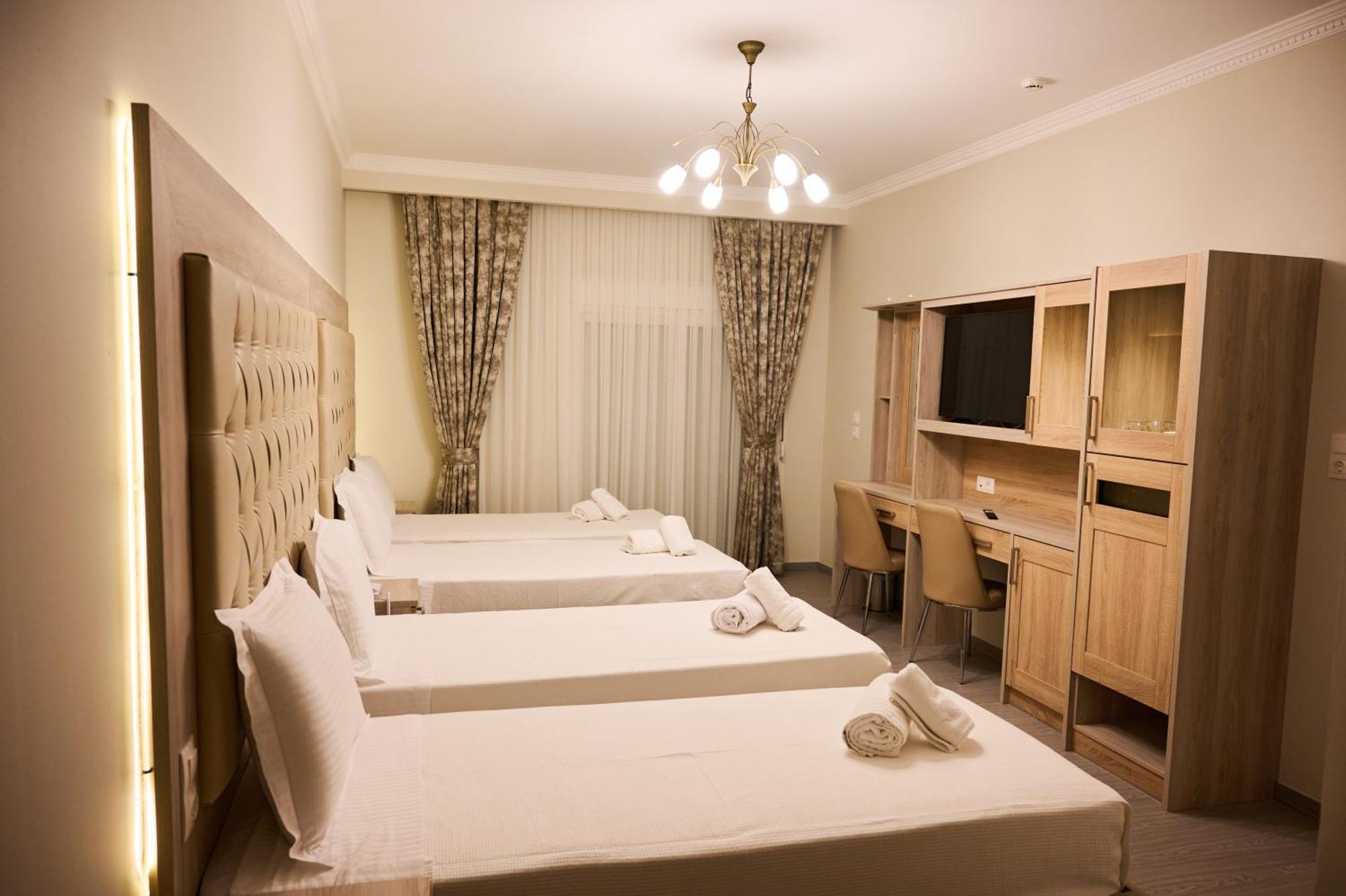 Famissi Suites 2 Kalambaka Bagian luar foto