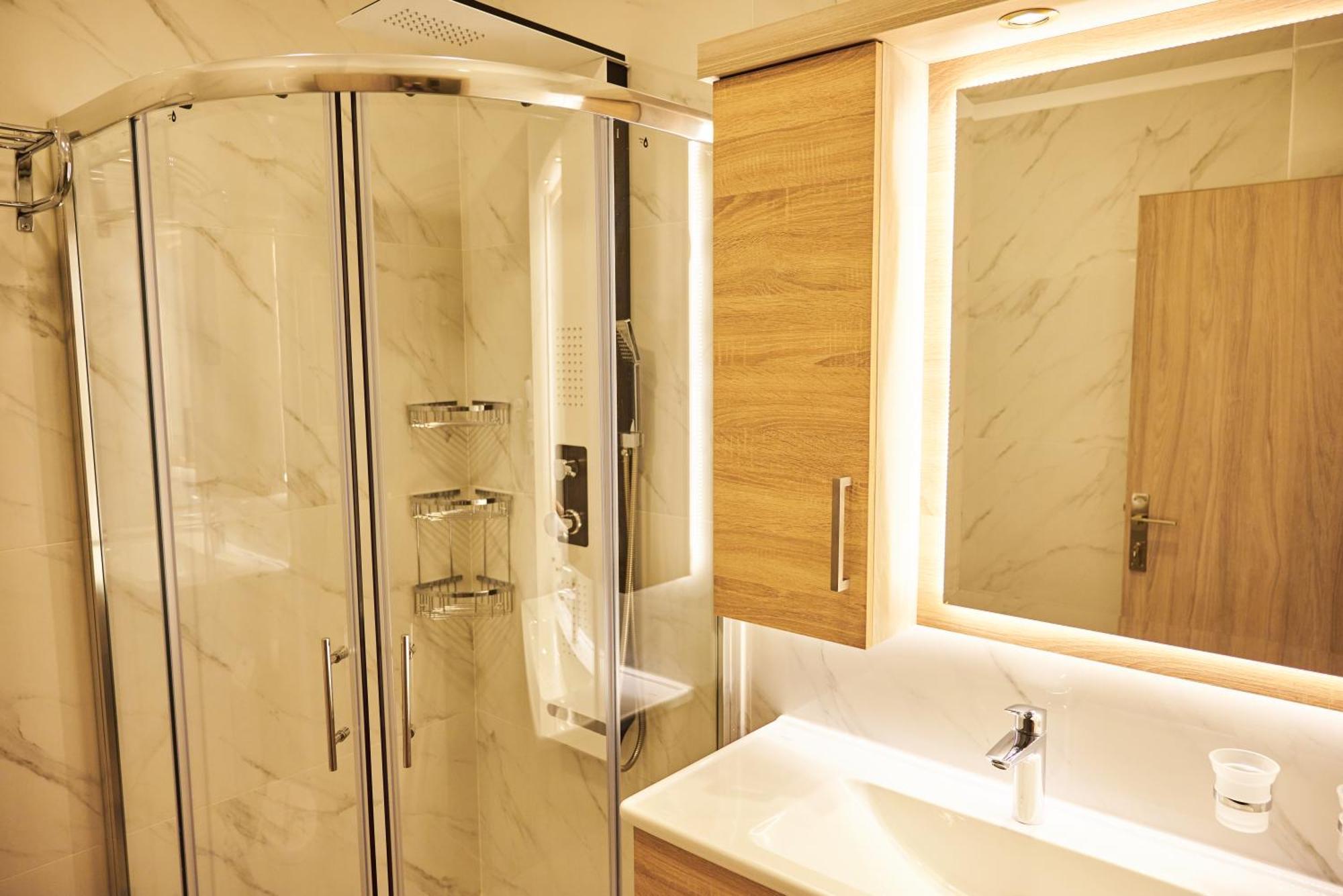 Famissi Suites 2 Kalambaka Bagian luar foto