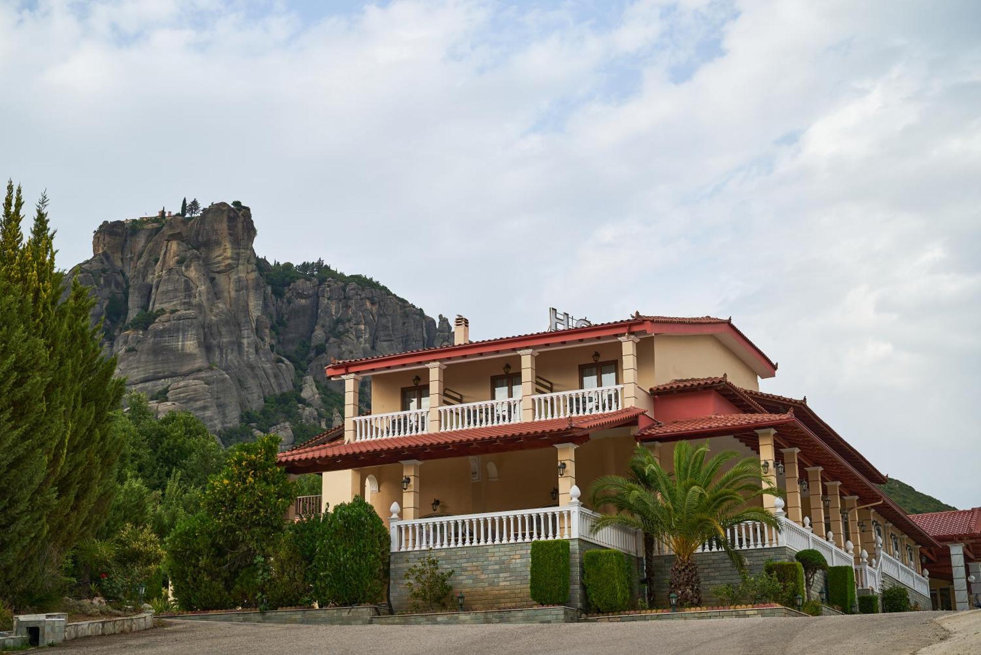 Famissi Suites 2 Kalambaka Bagian luar foto