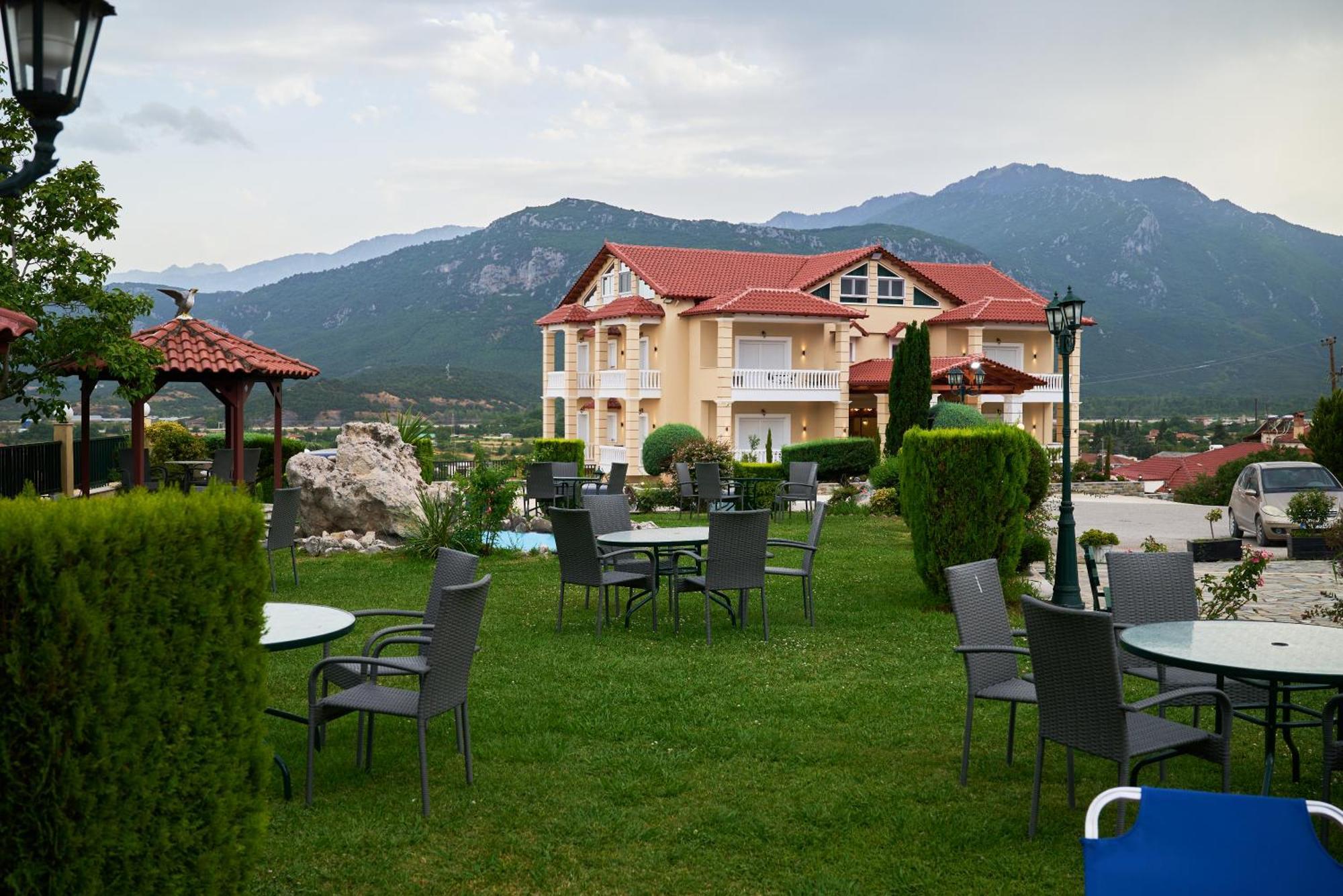 Famissi Suites 2 Kalambaka Bagian luar foto