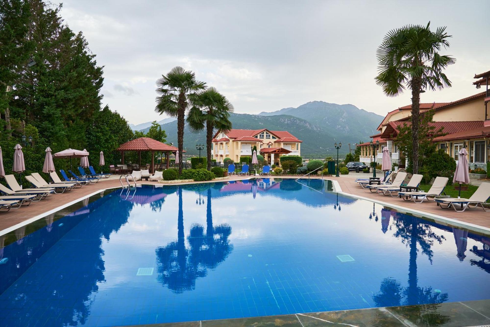 Famissi Suites 2 Kalambaka Bagian luar foto