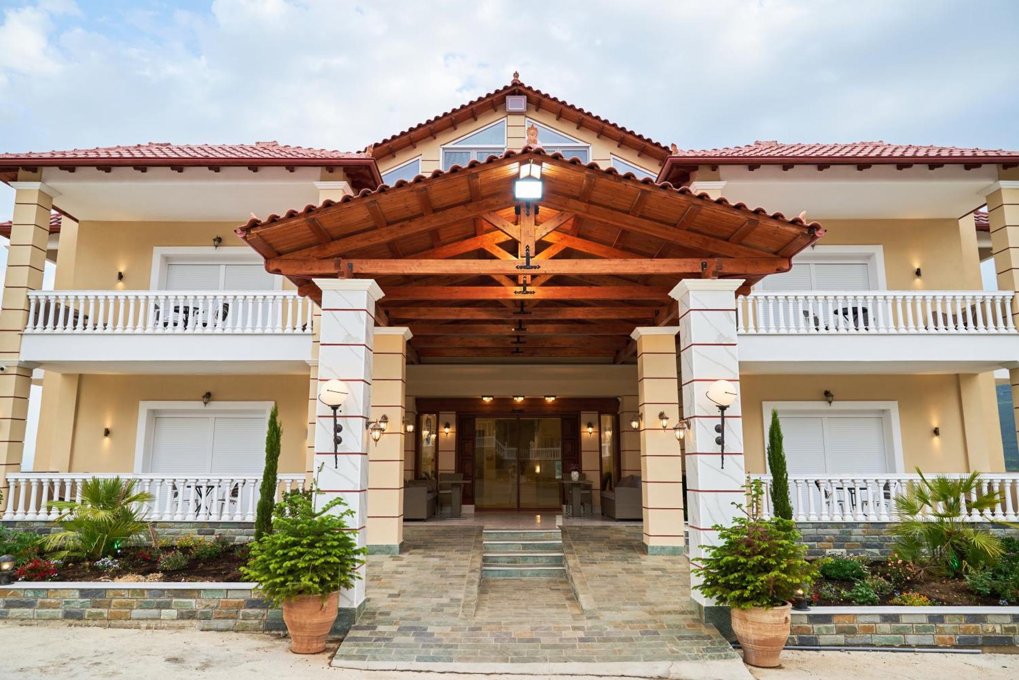 Famissi Suites 2 Kalambaka Bagian luar foto